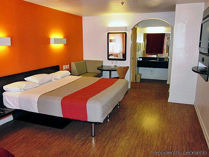 Motel 6-Edinburg, Tx Экстерьер фото
