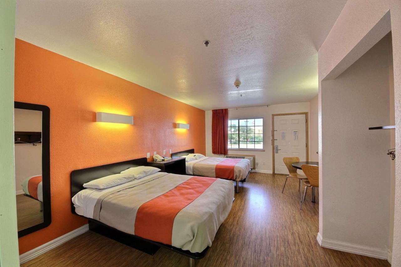 Motel 6-Edinburg, Tx Экстерьер фото