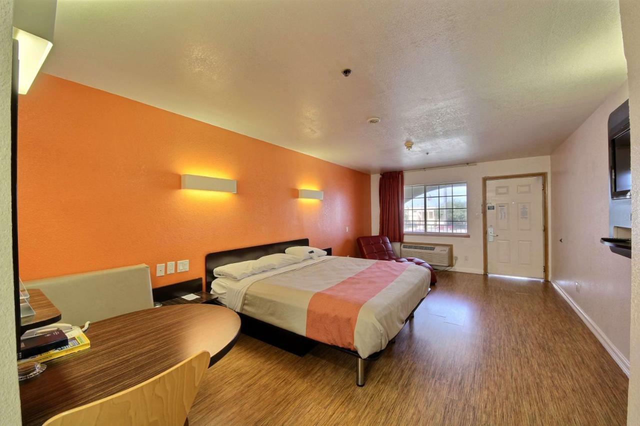 Motel 6-Edinburg, Tx Экстерьер фото