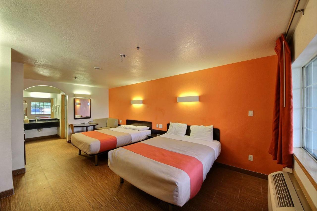 Motel 6-Edinburg, Tx Экстерьер фото