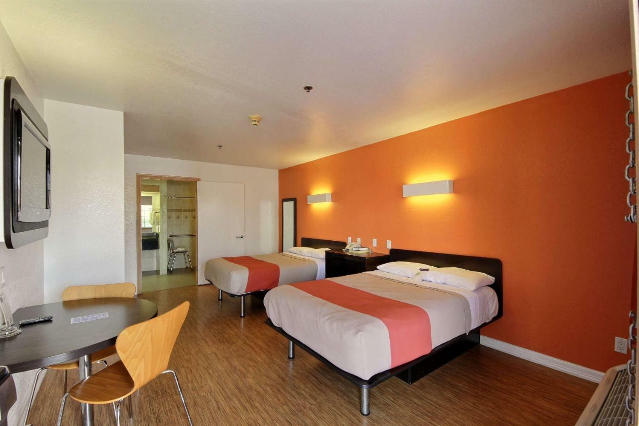 Motel 6-Edinburg, Tx Экстерьер фото